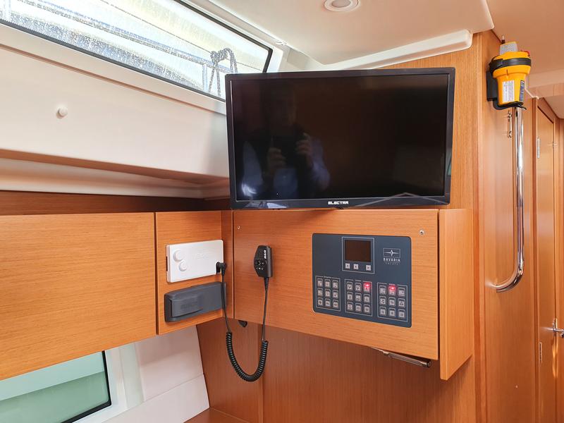 Book yachts online - sailboat - Bavaria C45 - Blue Diamond - rent