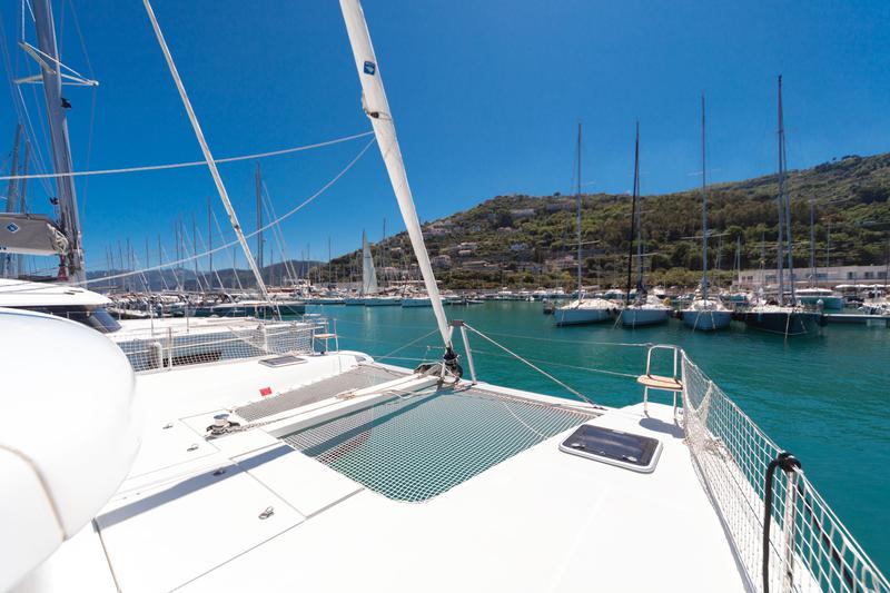 Book yachts online - catamaran - Lagoon 42 - Frangy (New 2021) - rent