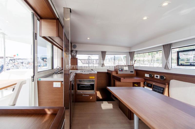 Book yachts online - catamaran - Lagoon 40 (2020) - FELU' - rent