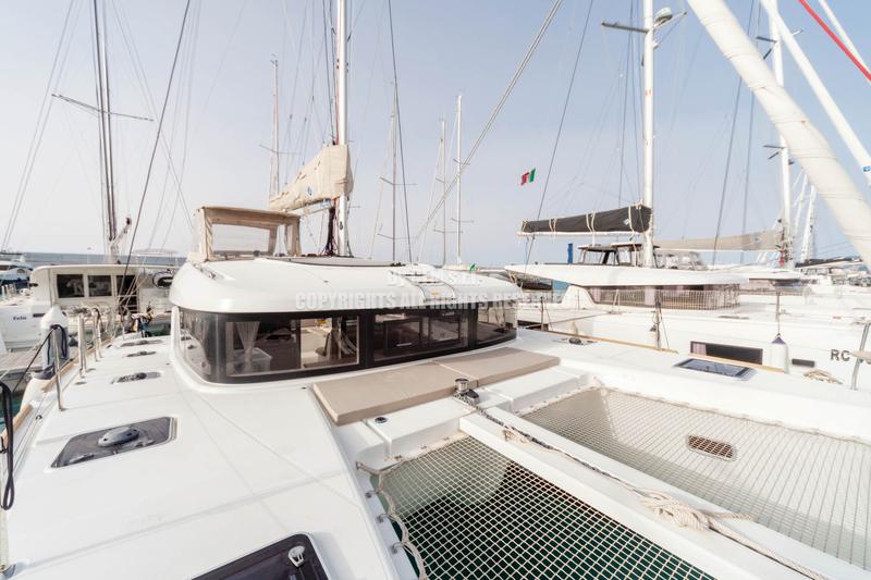 Book yachts online - catamaran - Lagoon 40 (2020) - FELU' - rent