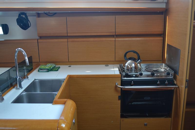 Book yachts online - sailboat - Sun Odyssey 439 - Triada / bow-thruster, solar panels, electric WC - rent