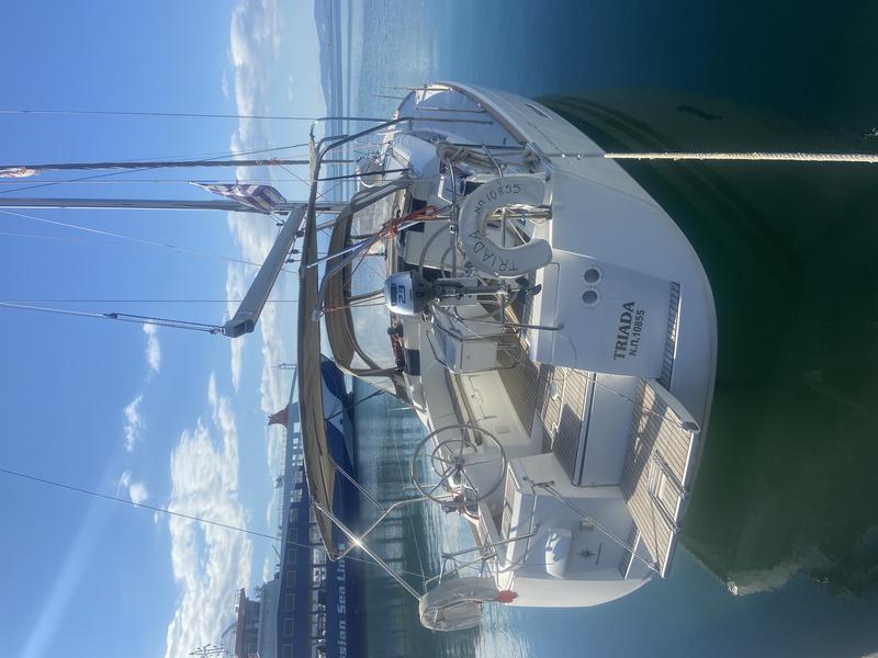 Book yachts online - sailboat - Sun Odyssey 439 - Triada / bow-thruster, solar panels, electric WC - rent