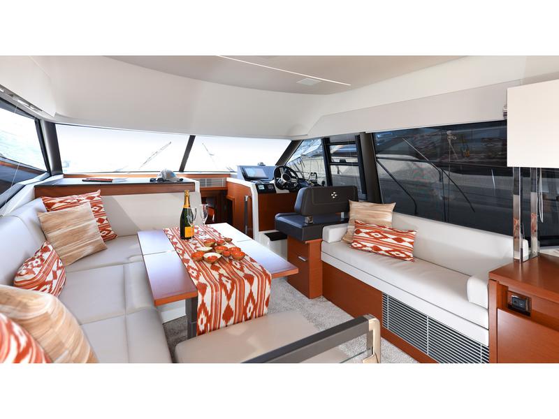 Book yachts online - motorboat - Prestige 420 New - My Love II - rent