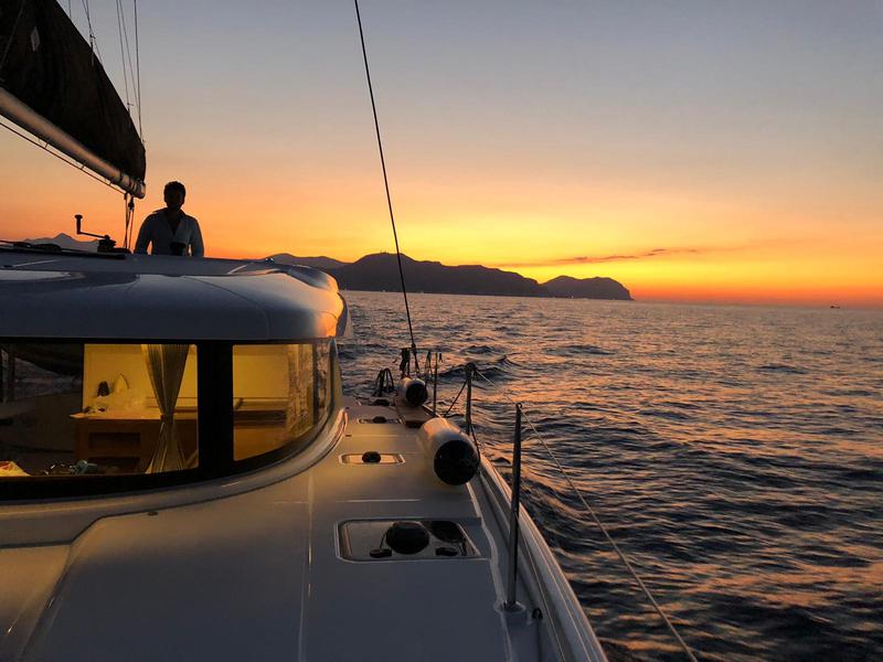 Book yachts online - catamaran - Lagoon 42 - Alchemy - rent