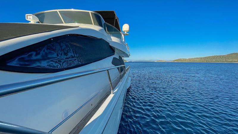 Book yachts online - motorboat - Azimut 75 Fly - Boreas - rent