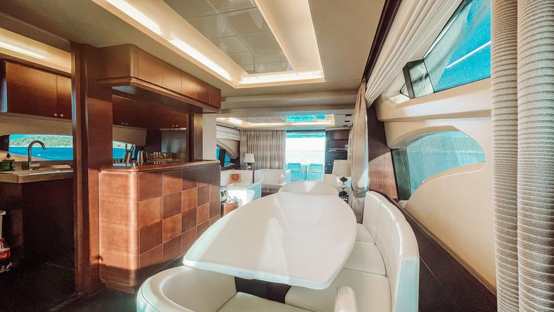 Book yachts online - motorboat - Azimut 75 Fly - Boreas - rent