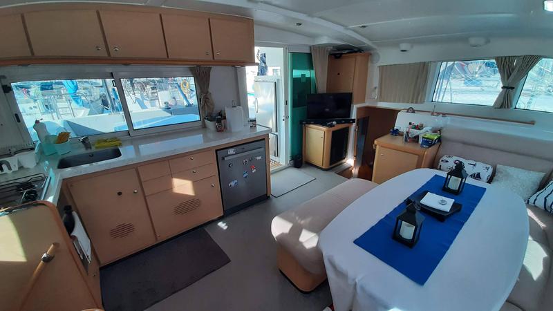 Book yachts online - catamaran - Lagoon 440 - Akik - rent