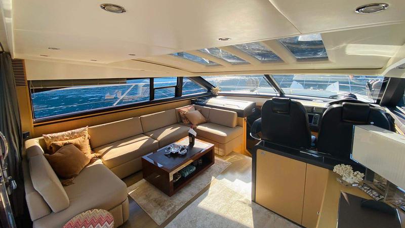 Book yachts online - motorboat - Princess V62 - Dolce Vita - rent