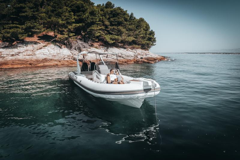 Book yachts online - other - Capelli Tempest  1000 Sun - Capelli Tempest  1000 Sun (2018) - rent