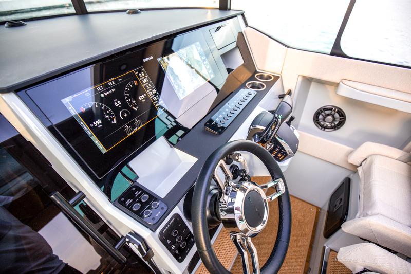 Book yachts online - motorboat - Saxdor 320 GTC - Olivia - rent