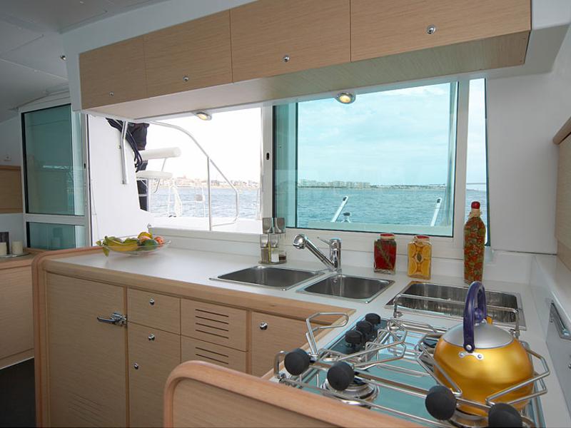 Book yachts online - catamaran - Lagoon 420 - Dynamis - rent