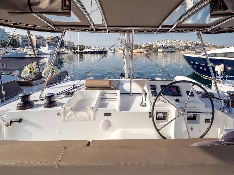 Book yachts online - catamaran - Lagoon 450 - New Horizons - rent