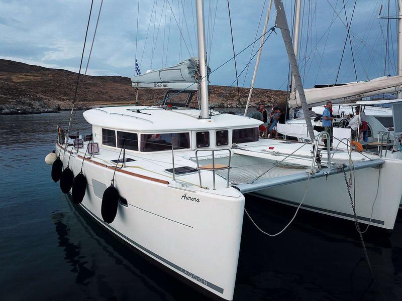 Book yachts online - catamaran - Lagoon 400 - Aurora - rent