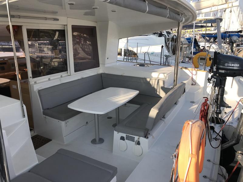 Book yachts online - catamaran - Lagoon 400 - Aurora - rent