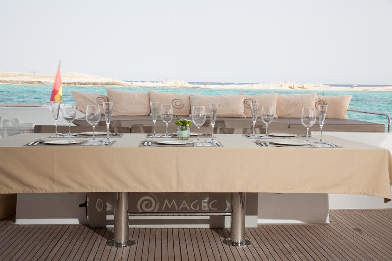 Book yachts online - catamaran - Victoria 67 - Magec - rent