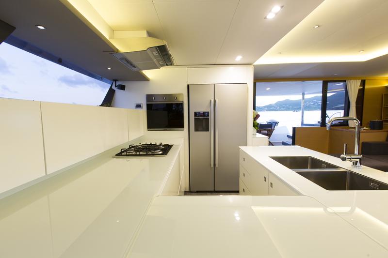 Book yachts online - catamaran - Victoria 67 - Magec - rent