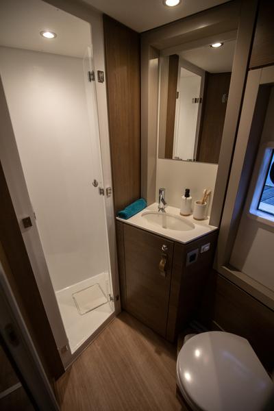 Book yachts online - catamaran - Bali 4.4 - Knowker - rent