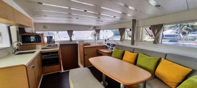 Book yachts online - catamaran - Lagoon 420 - Exit Strategy - rent