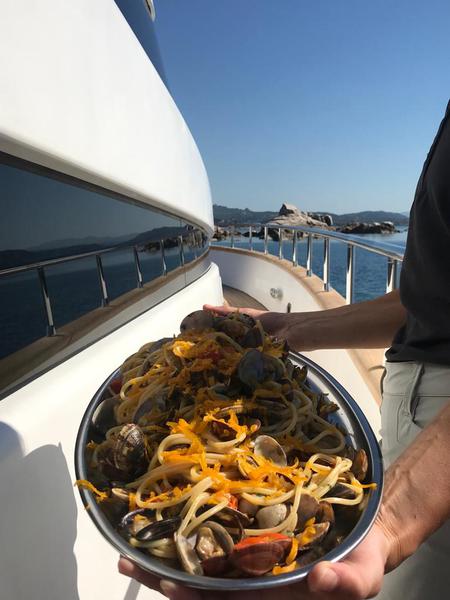 Book yachts online - motorboat - Cantieri di Pisa Akhir 85 - Maestrale - rent