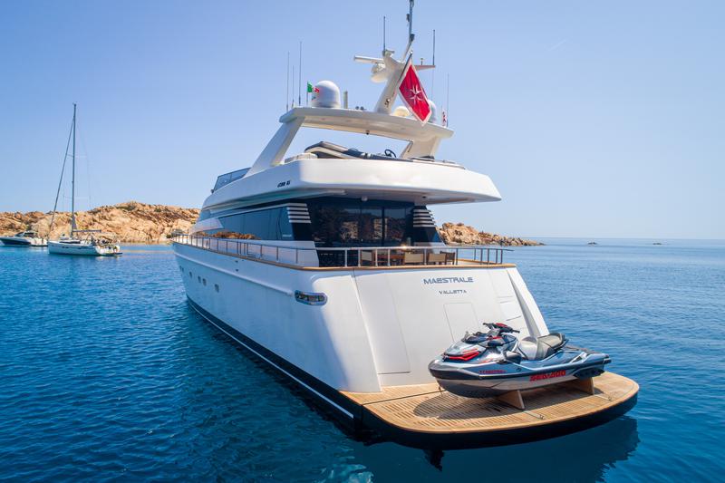 Book yachts online - motorboat - Cantieri di Pisa Akhir 85 - Maestrale - rent