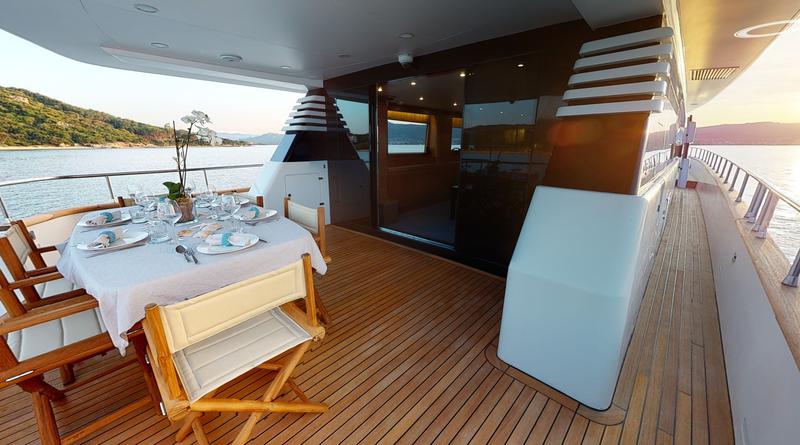 Book yachts online - motorboat - Cantieri di Pisa Akhir 85 - Maestrale - rent