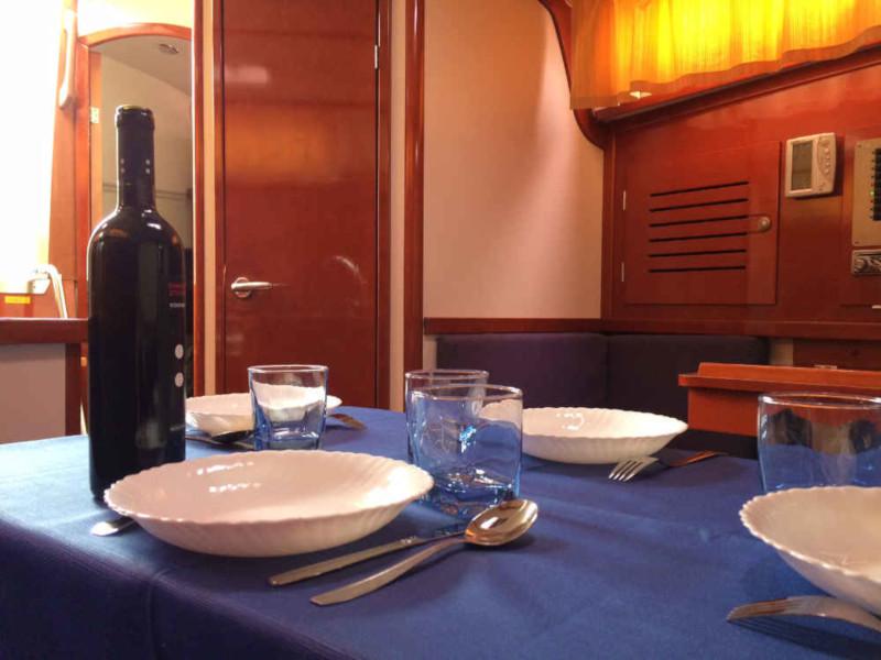 Book yachts online - sailboat - Hanse 342 - 9 Muses - rent