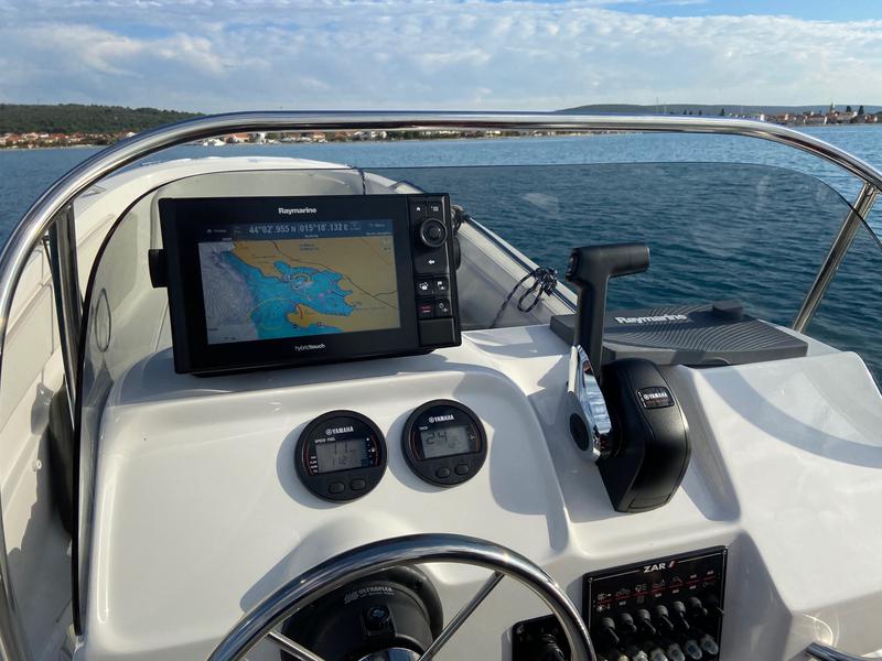 Book yachts online - motorboat - ZAR 65 Suite XL Luxury - no name - rent