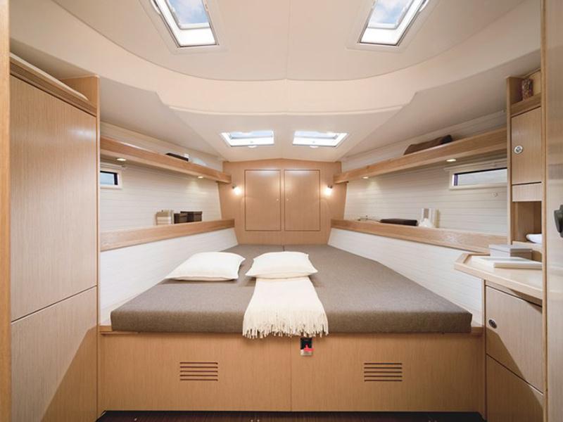 Book yachts online - sailboat - Bavaria 45 Cruiser - Lu - rent