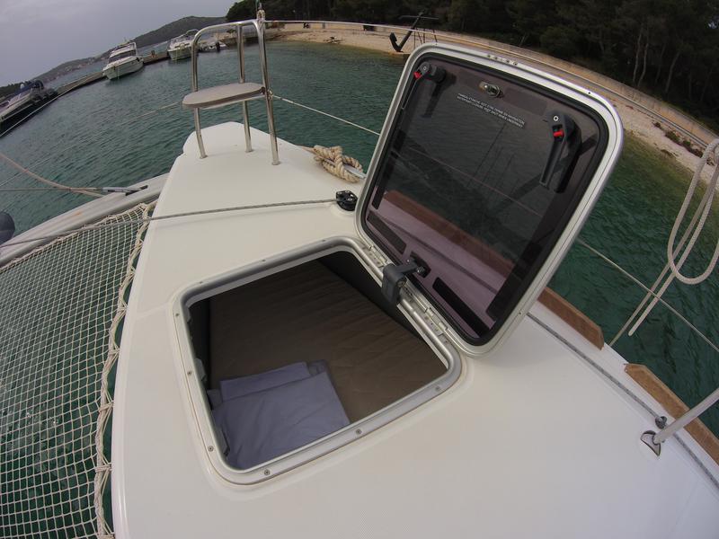 Book yachts online - catamaran - Lagoon 40 - EL PASO - rent