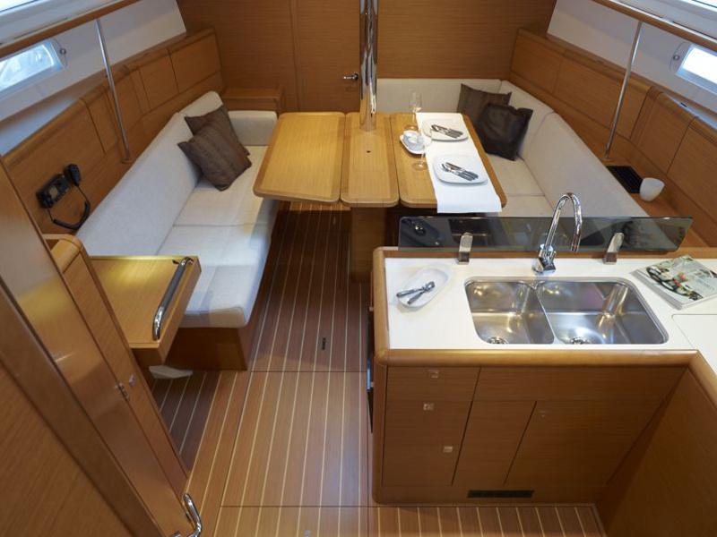 Book yachts online - sailboat - Sun Odyssey 389 - moelli - rent