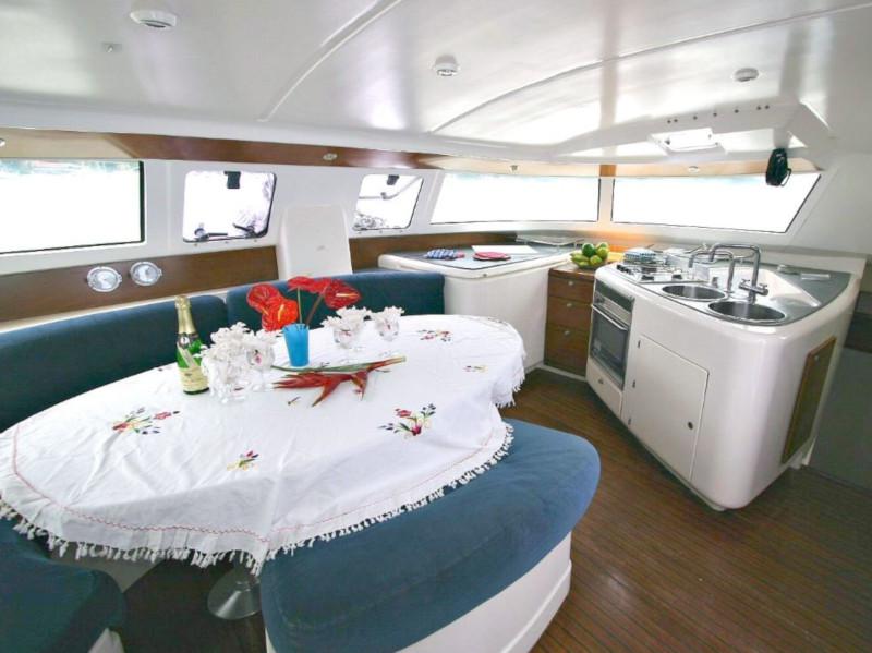 Book yachts online - catamaran - Venezia 42 - Inordinate - rent