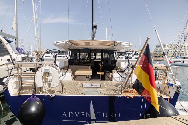 Book yachts online - sailboat - Moody 54 - Adventuro - rent