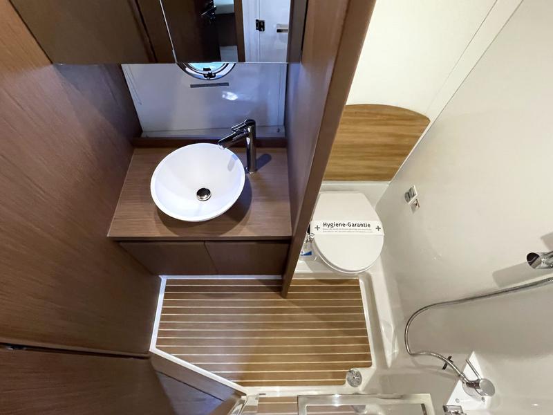 Book yachts online - motorboat - Beneteau GT 40 - Midnight - rent