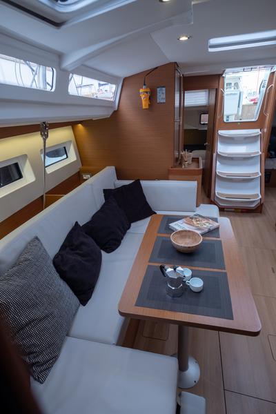 Book yachts online - sailboat - Sun Odyssey 440 - Ioleta - rent