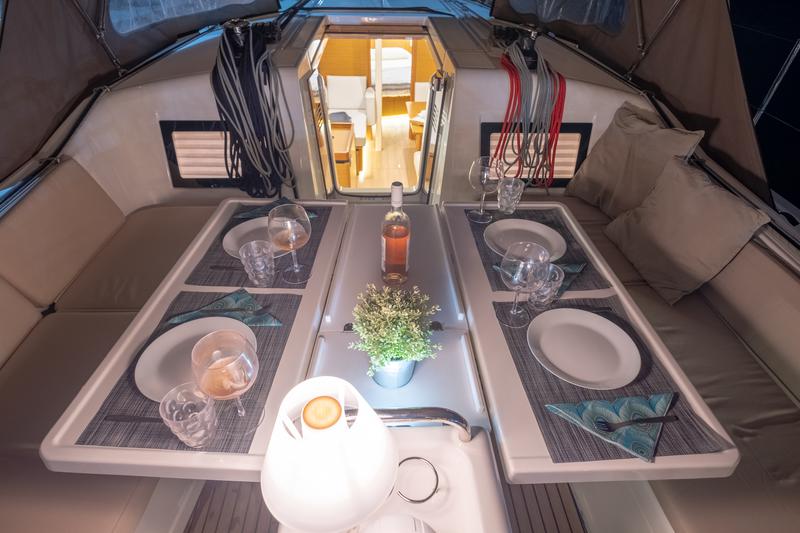 Book yachts online - sailboat - Sun Odyssey 410 - Elcano - rent