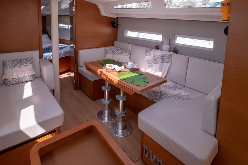 Book yachts online - sailboat - Sun Odyssey 410 - Sammy - rent
