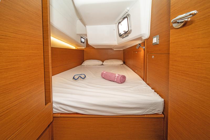 Book yachts online - sailboat - Sun Odyssey 410 - Jeanneau S.O 410 - rent