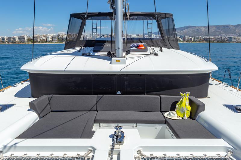 Book yachts online - catamaran - Lagoon 450  Flybridge - Medousa - rent