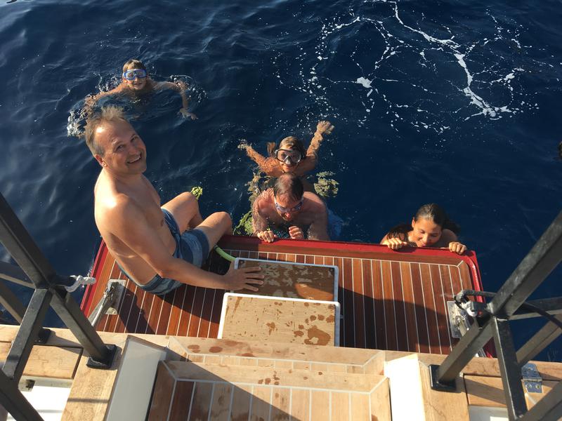 Book yachts online - sailboat - Vismara V71 - Red Carpet - rent