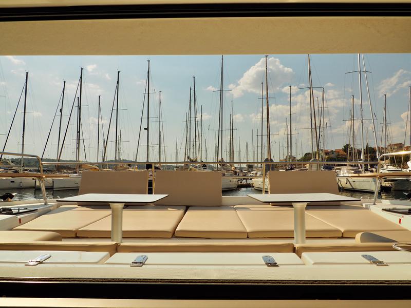 Book yachts online - powercatamaran - Bali 4.3 MY - SIERRA - rent