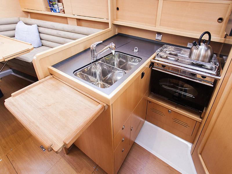 Book yachts online - sailboat - Delphia 37.3 - LE SOLEIL  - rent