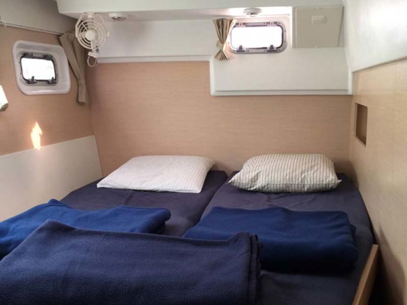 Book yachts online - catamaran - Lagoon 400 - Nusa - rent