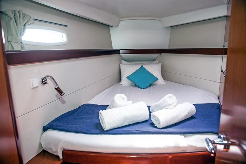 Book yachts online - sailboat - Oceanis 46 - STAVROS TOU NOTOU - rent