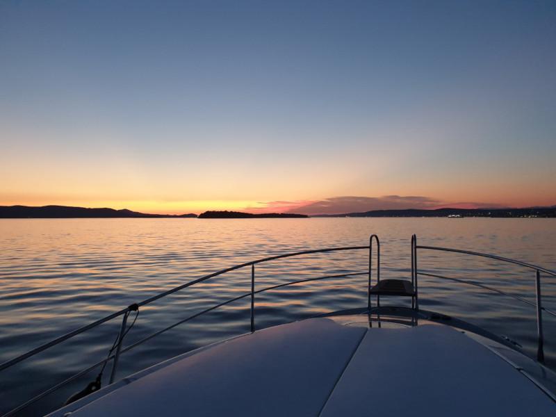Book yachts online - motorboat - Mirakul 30 - MAX  2 - rent
