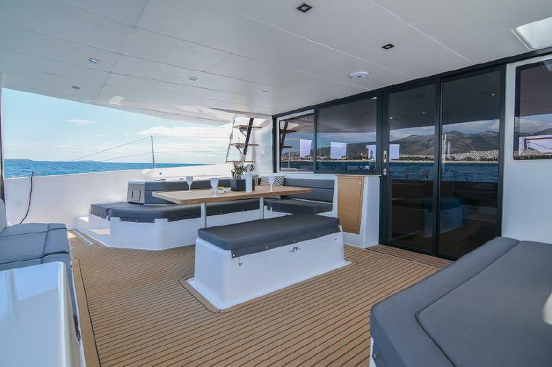 Book yachts online - catamaran - Dufour Catamaran 48 - Jovy - rent