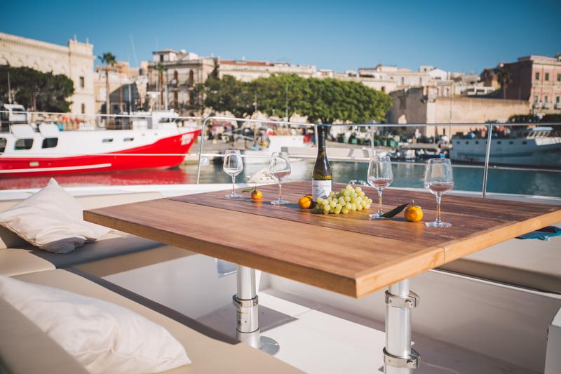 Book yachts online - catamaran - Bali 5.4. - Sikelia - rent