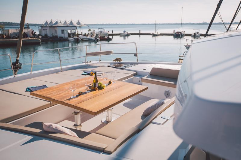 Book yachts online - catamaran - Bali 5.4. - Sikelia - rent
