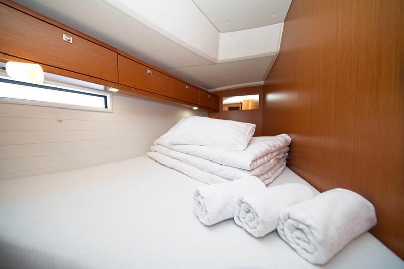 Book yachts online - sailboat - Bavaria 46 CN - MH 55 - rent
