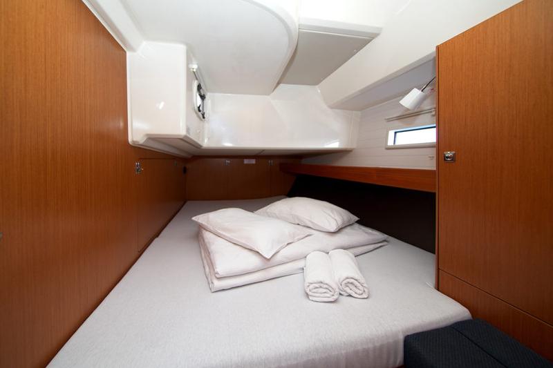 Book yachts online - sailboat - Bavaria 46 CN - MH 77 - rent
