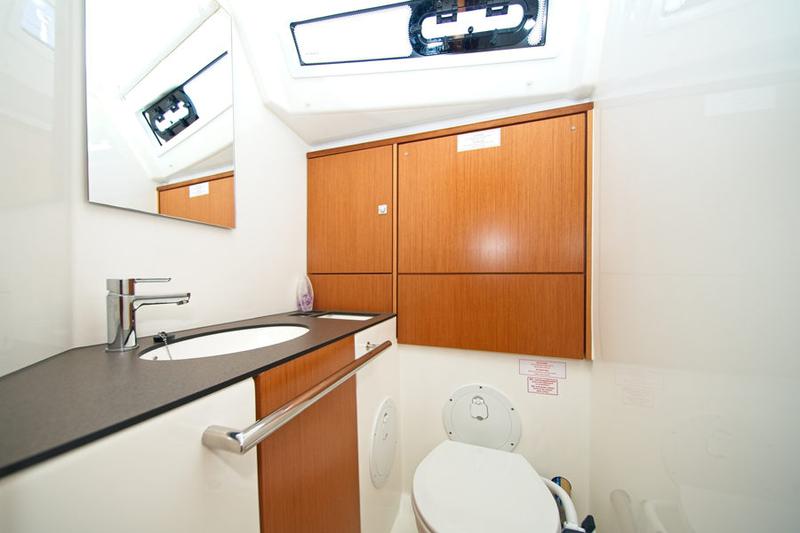 Book yachts online - sailboat - Bavaria 46 CN - MH 77 - rent